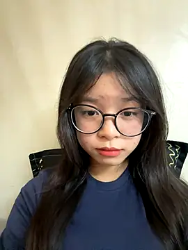 Snapshot of mau15_ chatting on November 4, 2025, 8:29 am mau15 online show from November 4, 2025, 8:29 am