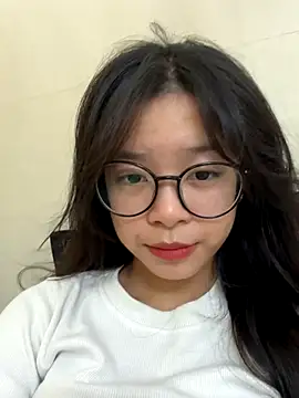 Snapshot of mau15_ chatting on September 23, 2025, 12:23 pm mau15 online show from September 23, 2025, 12:23 pm