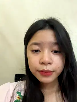 Snapshot of mau15_ chatting on October 4, 2025, 8:05 am mau15 online show from October 4, 2025, 8:05 am