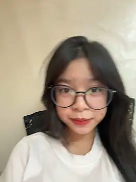 Snapshot of mau15_ chatting on October 31, 2025, 6:21 am mau15 online show from October 31, 2025, 6:21 am