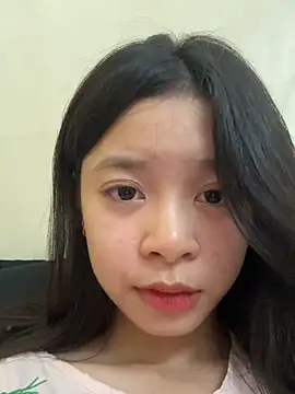 Snapshot of mau15_ chatting on October 7, 2025, 12:28 pm mau15 online show from October 7, 2025, 12:28 pm