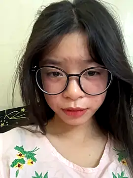 Snapshot of mau15_ chatting on October 15, 2025, 4:59 pm mau15 online show from October 15, 2025, 4:59 pm