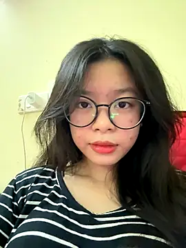 Snapshot of mau15_ chatting on October 25, 2025, 1:27 am mau15 online show from October 25, 2025, 1:27 am