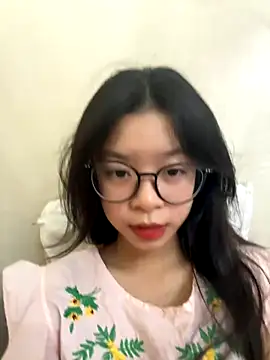 Snapshot of mau15_ chatting on October 13, 2025, 8:49 am mau15 online show from October 13, 2025, 8:49 am