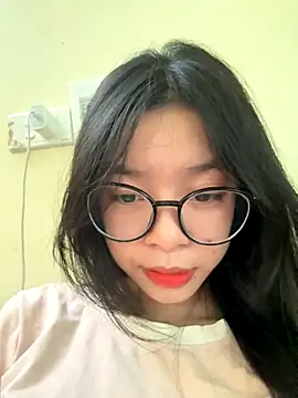 Snapshot of mau15_ chatting on October 11, 2025, 2:12 am mau15 online show from October 11, 2025, 2:12 am