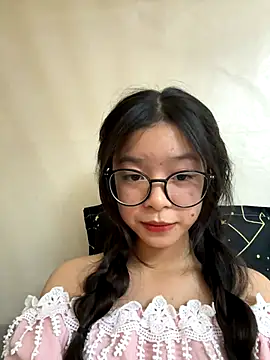 Snapshot of mau15_ chatting on October 24, 2025, 4:55 am mau15 online show from October 24, 2025, 4:55 am