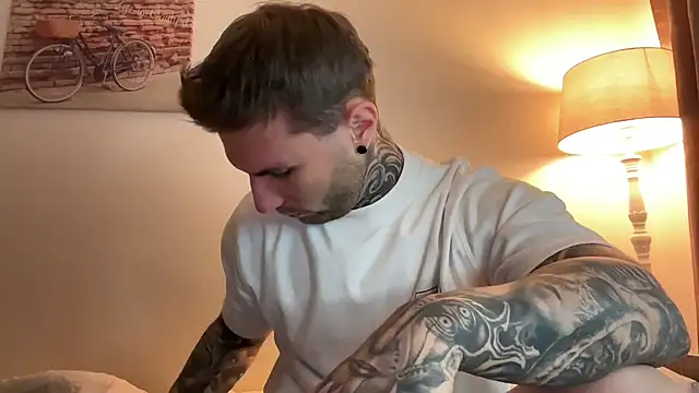 Larsskeet online show from November 3, 2025, 2:20 pm