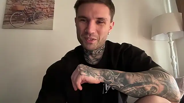 Larsskeet online show from October 24, 2025, 12:48 pm