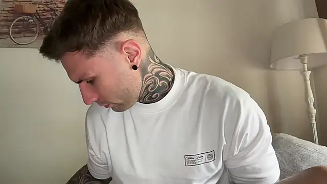 Larsskeet online show from September 23, 2025, 1:18 pm