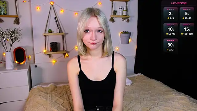 Snapshot of ArcticaRyder chatting on October 8, 2025, 7:21 am ArcticaRyder online show from October 8, 2025, 7:21 am