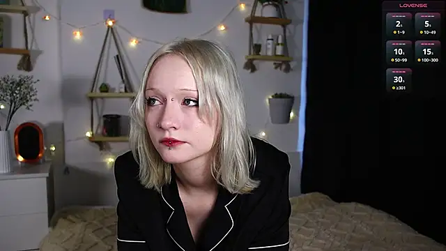 Snapshot of ArcticaRyder chatting on October 9, 2025, 7:09 am ArcticaRyder online show from October 9, 2025, 7:09 am