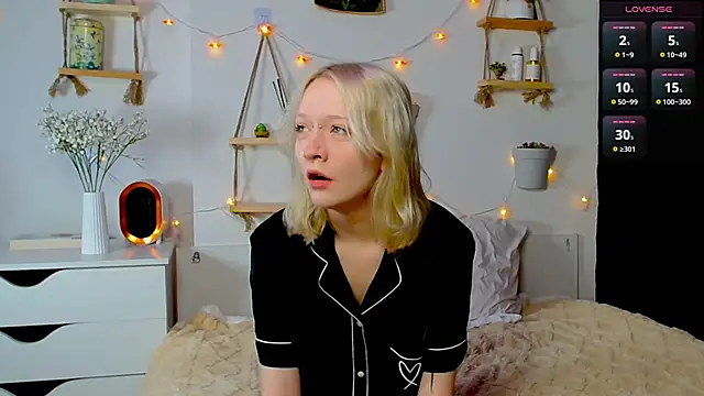 Snapshot of ArcticaRyder chatting on November 6, 2025, 7:34 am ArcticaRyder online show from November 6, 2025, 7:34 am