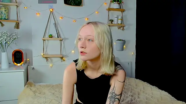 Snapshot of ArcticaRyder chatting on November 3, 2025, 8:18 am ArcticaRyder online show from November 3, 2025, 8:18 am