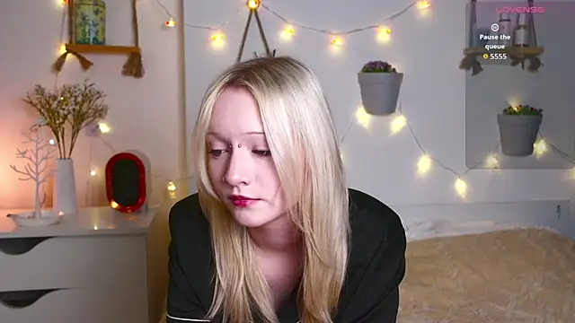 Snapshot of ArcticaRyder chatting on September 28, 2025, 7:37 am ArcticaRyder online show from September 28, 2025, 7:37 am