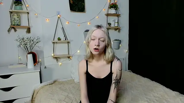 Snapshot of ArcticaRyder chatting on November 7, 2025, 7:13 am ArcticaRyder online show from November 7, 2025, 7:13 am