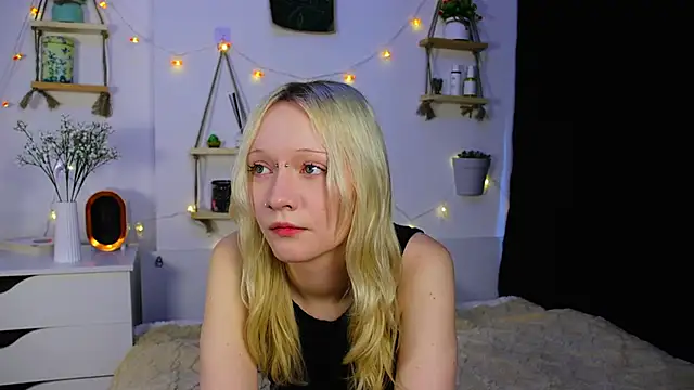 Snapshot of ArcticaRyder chatting on October 4, 2025, 7:32 am ArcticaRyder online show from October 4, 2025, 7:32 am