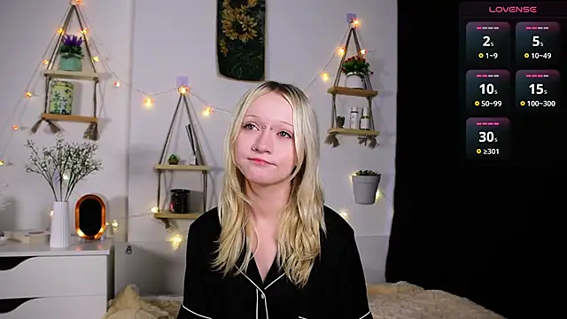 Snapshot of ArcticaRyder chatting on October 5, 2025, 7:32 am ArcticaRyder online show from October 5, 2025, 7:32 am