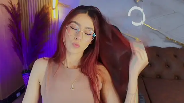 mia tf online show from October 6, 2025, 1:23 pm