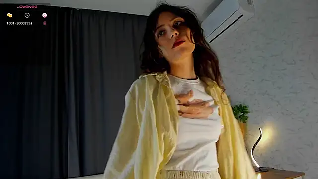 Snapshot of DelilahConsalvo chatting on September 22, 2025, 6:14 pm DelilahConsalvo online show from September 22, 2025, 6:14 pm