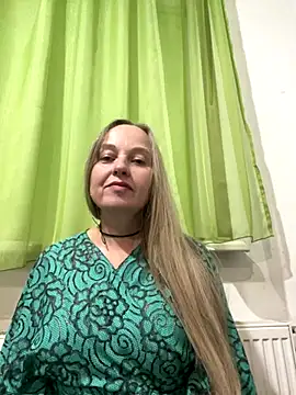 B i r d i e online show from October 1, 2025, 6:45 pm