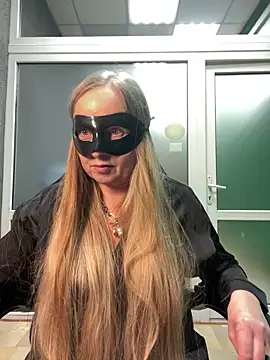 B i r d i e online show from November 5, 2025, 11:35 am