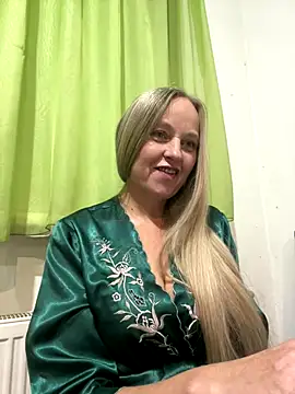 B i r d i e online show from September 25, 2025, 6:25 pm