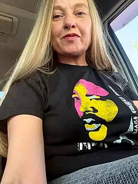 B i r d i e online show from September 22, 2025, 12:22 pm