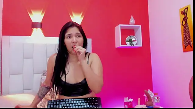 TwoForyouX online show from October 26, 2025, 11:43 am