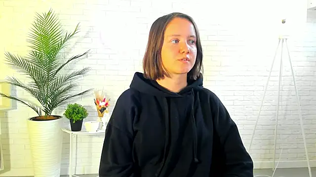 Snapshot of ToriSeagren chatting on September 20, 2025, 11:37 am ToriSeagren online show from September 20, 2025, 11:37 am