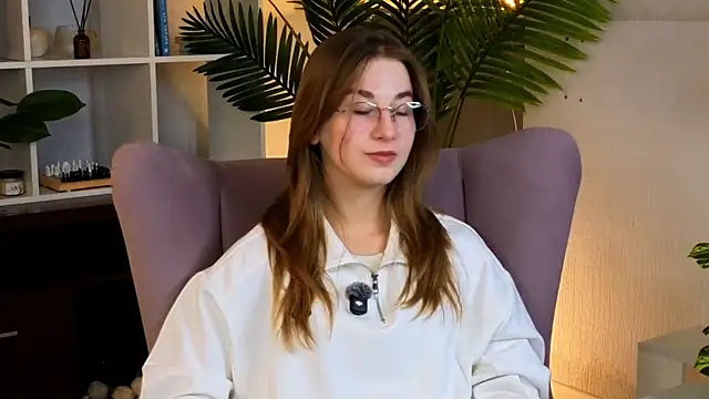 Snapshot of ErnestinaHolthoff chatting on September 20, 2025, 3:06 pm ErnestinaHolthoff online show from September 20, 2025, 3:06 pm