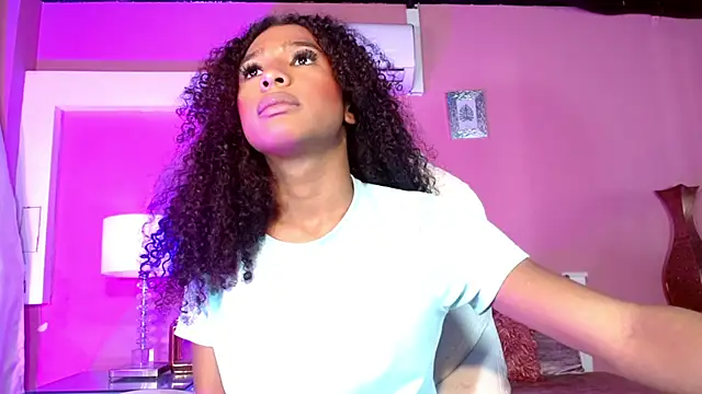 Snapshot of _IsabellaRousse chatting on October 9, 2025, 7:03 pm IsabellaRousse online show from October 9, 2025, 7:03 pm