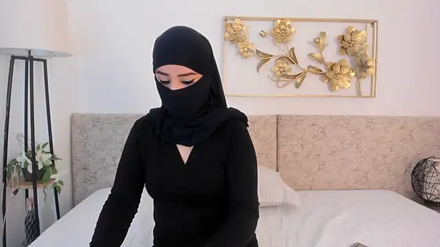 Snapshot of _Malak chatting on October 10, 2025, 6:31 pm Malak online show from October 10, 2025, 6:31 pm