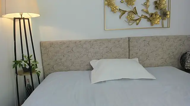 Snapshot of _Malak chatting on October 15, 2025, 6:38 pm Malak online show from October 15, 2025, 6:38 pm