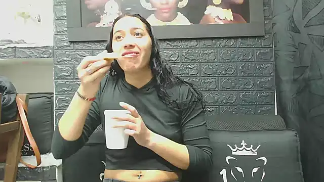 Lil Rose2006 online show from January 14, 2026, 12:53 pm