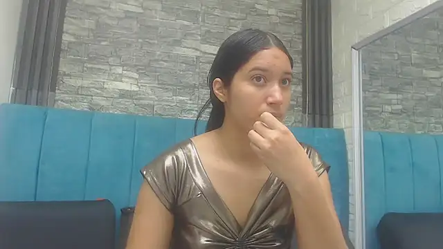 Lil Rose2006 online show from December 22, 2025, 11:54 am