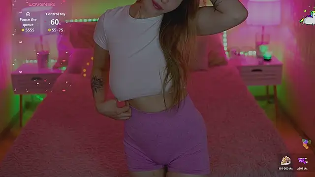 MyLolaSky online show from October 27, 2025, 9:38 pm