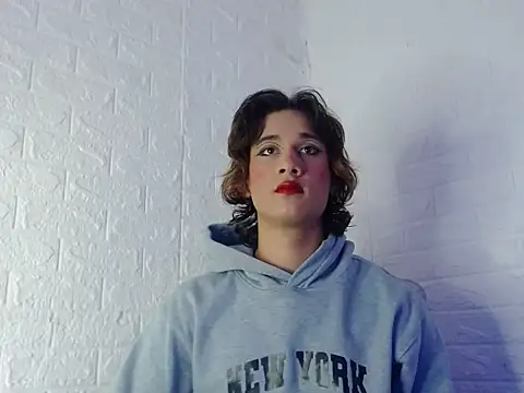 Snapshot of Marian_Cristal chatting on October 12, 2025, 12:56 am Marian Cristal online show from October 12, 2025, 12:56 am