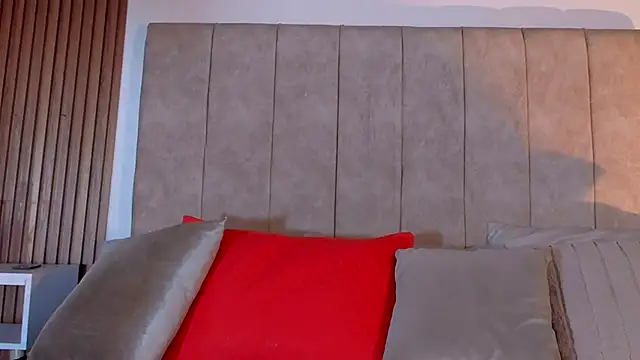 Lauraa saenz11 online show from September 26, 2025, 11:06 am