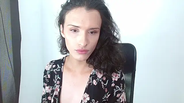 IsabelFernandez online show from September 20, 2025, 5:07 pm