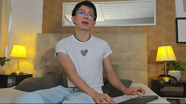 Snapshot of liam_twiink chatting on October 21, 2025, 7:46 pm liam twiink online show from October 21, 2025, 7:46 pm