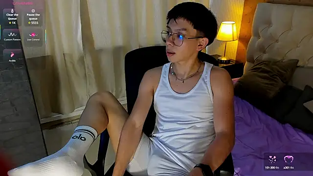 Snapshot of liam_twiink chatting on October 6, 2025, 7:14 pm liam twiink online show from October 6, 2025, 7:14 pm