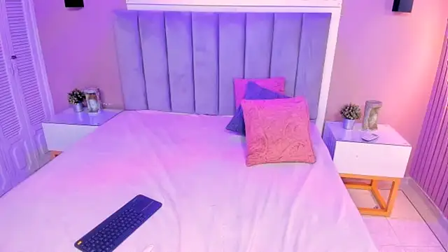 isa vel online show from November 9, 2025, 7:40 pm