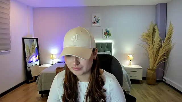 Samara Hilton 2 online show from October 1, 2025, 7:29 pm