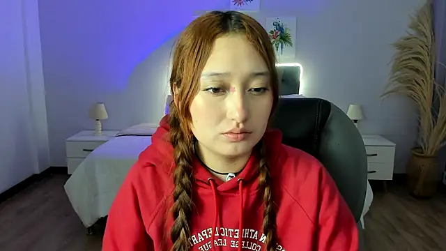 Samara Hilton 2 online show from October 28, 2025, 6:29 pm