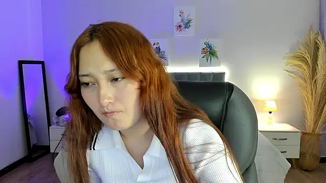 Samara Hilton 2 online show from October 4, 2025, 8:32 pm