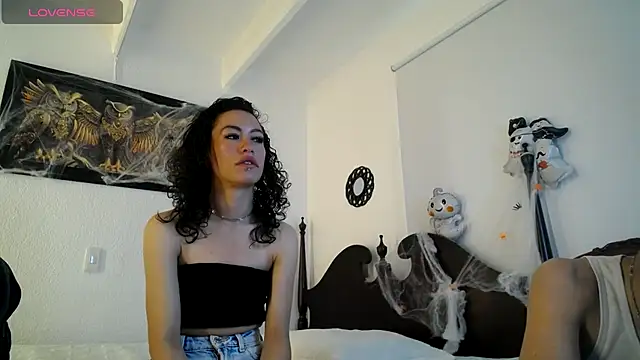 Snapshot of oblivionlove chatting on October 31, 2025, 5:31 pm oblivionlove online show from October 31, 2025, 5:31 pm