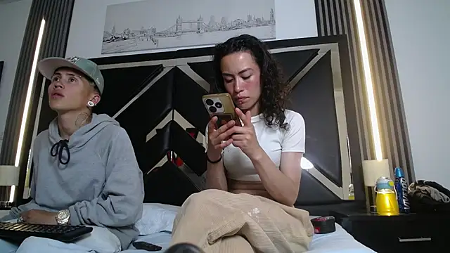 Snapshot of oblivionlove chatting on September 26, 2025, 7:43 pm oblivionlove online show from September 26, 2025, 7:43 pm