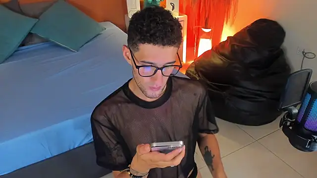 Alex Russoo online show from September 25, 2025, 3:56 am