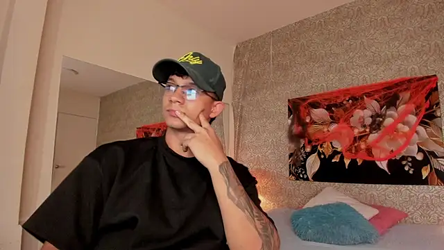 mike wills3 online show from October 19, 2025, 3:20 am