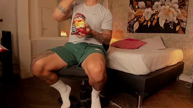 mike wills3 online show from November 2, 2025, 3:44 am